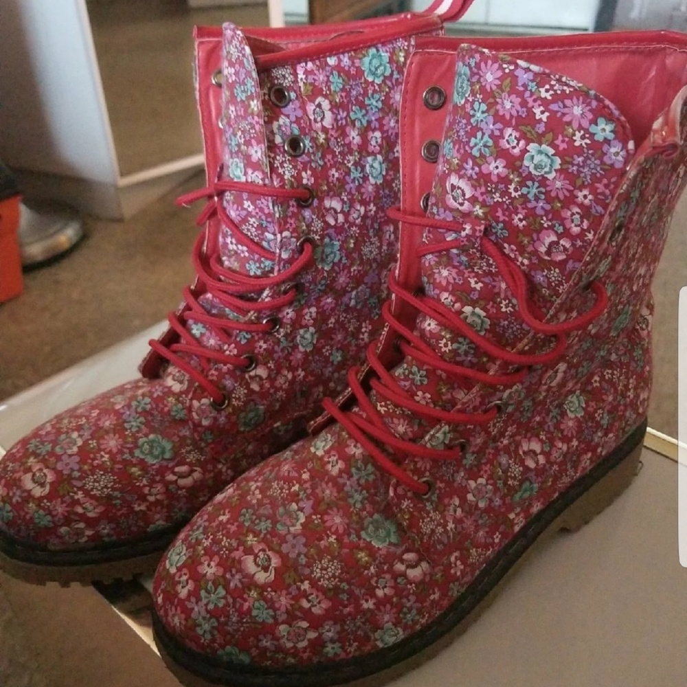 Flower print red boots